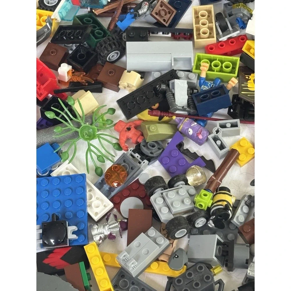 Lego Minifigure Accessories Lot  Random Pieces About 1# Assorted